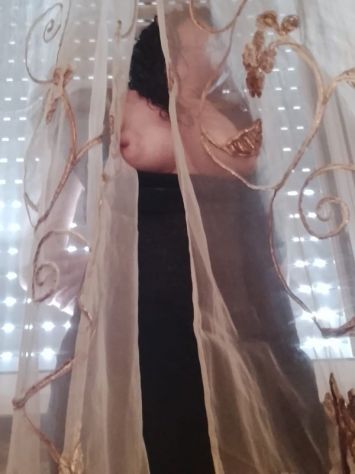 MARIKA ITALIANISSIMA BARISTA VOGLIOSA sexy pronta a soddisfare ogni tuo desideri Tel:3930520899