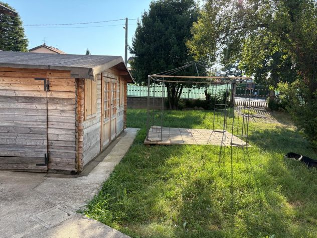 4 LOCALI IN VILLA BIFAMIGLIARE CON 300 MQ DI GIARDINO - Foto 5