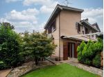 Villetta con giardino privato e taverna