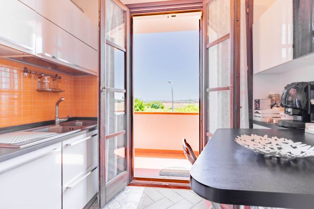 APPARTAMENTO CON 2 CAMERE,DOPPI SERVIZI,GARAGE E TERRAZZA - Foto 5