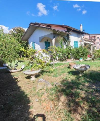 Casa singola in affitto a Carrara 320 mq Rif: 1424542
