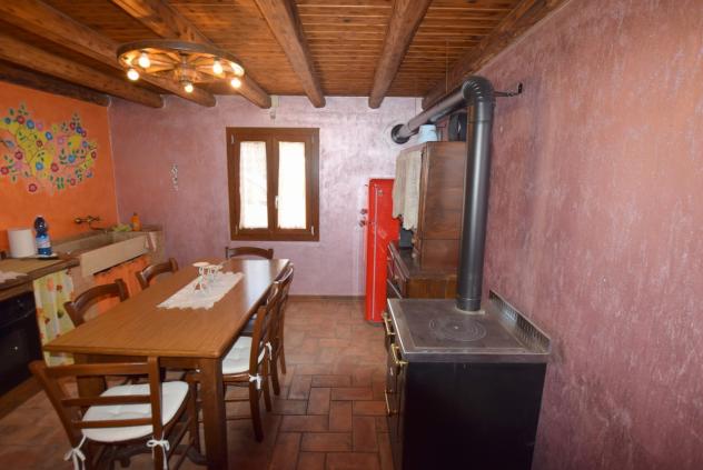 RUSTICO di 8 vani e di 240 mq (CROCETTA DEL MONTELLO) rif. ZI82B_1 - Foto 13