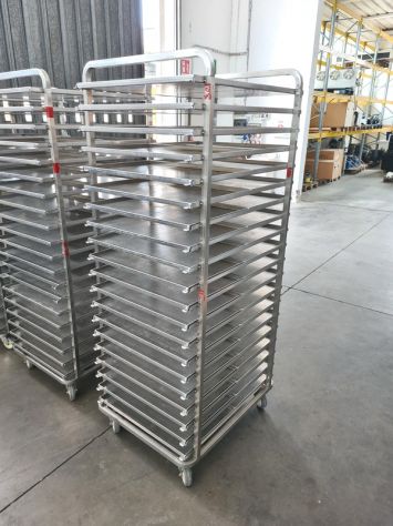 3 carrelli inox porta teglie 60X40cm usati - Foto 2