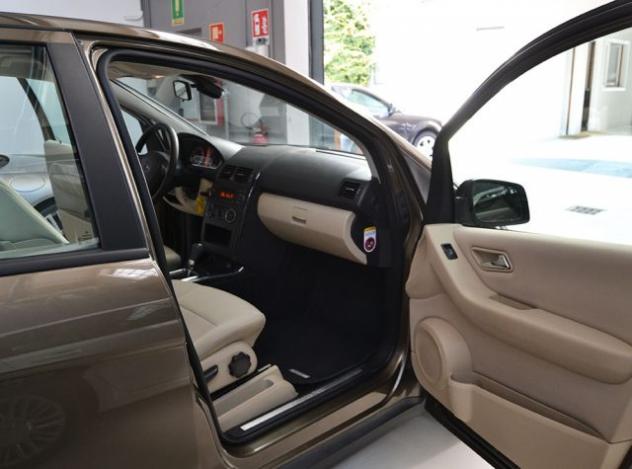 MERCEDES-BENZ A 160 AUTOMATIC Executive 5 Porte rif. 24059801 - Foto 4