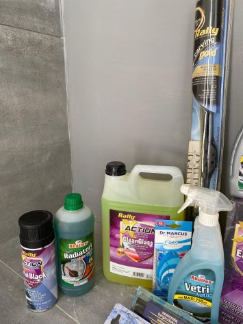 Stock car care e accessori auto, 811 pezzi, lotto unico 500 € - Foto 3