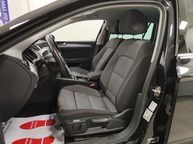 Volkswagen Passat Variant 2.0TDI EVO DSG Navi FariLED ClimaBizona - Foto 4
