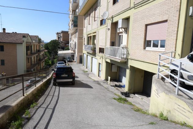 GARAGE in Vendita a Fermo Viale XXV Aprile, 38 € 15.000 20 m - Foto 7