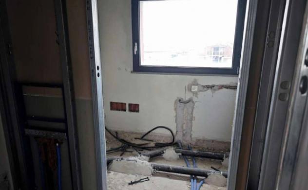 Immobile in asta di 759 m² con più di 5 locali e box auto in vendita a Concamarise - Foto 11