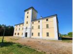RAVENNA - PIANGIPANE Proponiamo attico in villa padronale del 1500 completa &hellip;