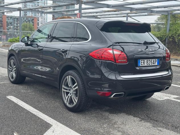 PORSCHE Cayenne 2as.'anno 2013 - Foto 6