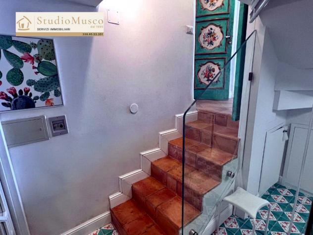 StudioMusco vende a Capri, in via Camerelle, la più prestigiosa strada dello shopping, introvabile appartamento con terrazzo a livello e vista panoram - Foto 17