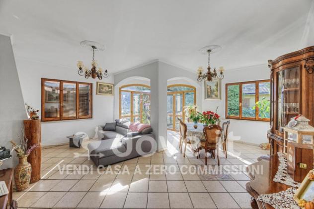 Villa di 260 m² con più di 5 locali e box auto doppio in vendita a Luino - Foto 15