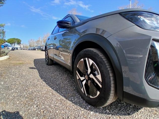Peugeot 2008 Hybrid 145 e-DCS6 Allure - Foto 9