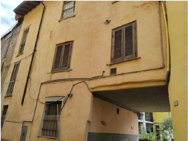 92/2025 U5 U VA - Porzione di casa in asta a Malnate