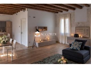 IMMOBILE DI PRESTIGIO di 4 vani e di 118 mq (TREVIGNANO) rif. PL153
