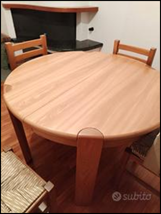 Tavolo rotondo e 6 sedie