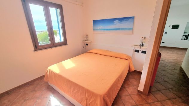 Trilocale con piscina fronte porto turistico - Foto 4