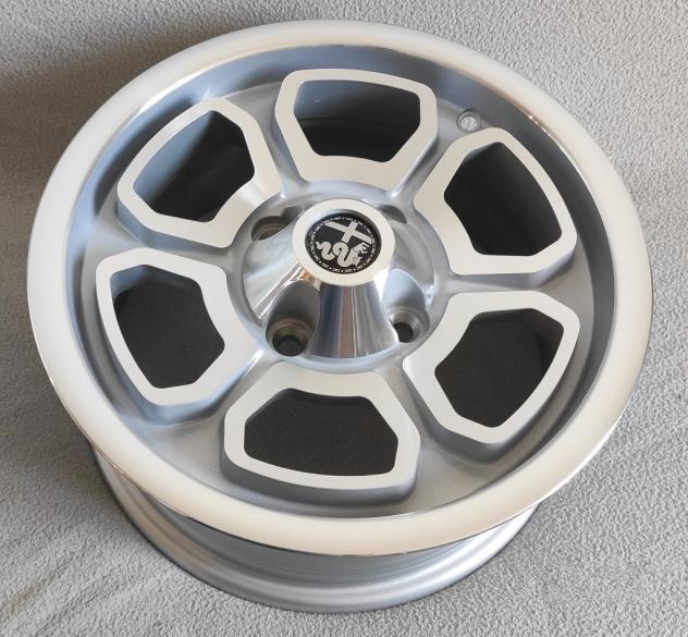 Cerchi vega silver 6x 14 4x108 alfa romeo Giulia - Foto 8