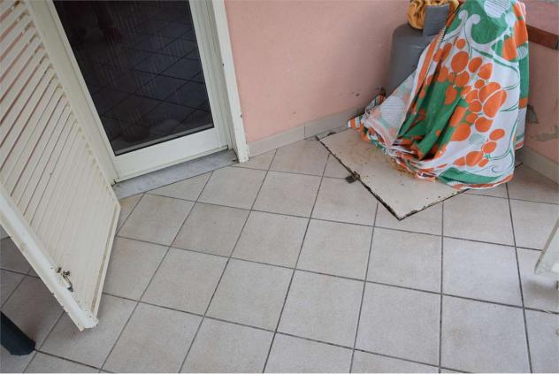 V001842 - VILLA DA 140 MQ 40 MQ VERANDA 2300 MQ GIARDINO - Foto 3