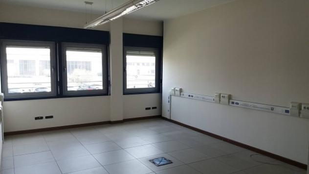 Immobile di 393 m² con più di 5 locali in affitto a Lainate - Foto 16