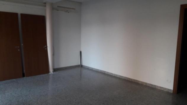 Immobile di 160 m² con 4 locali in affitto a Soliera - Foto 3
