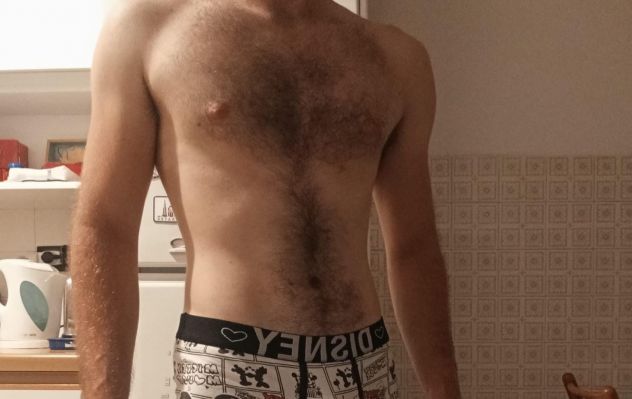 Regalo per donna matura interessata a ragazzi giovani