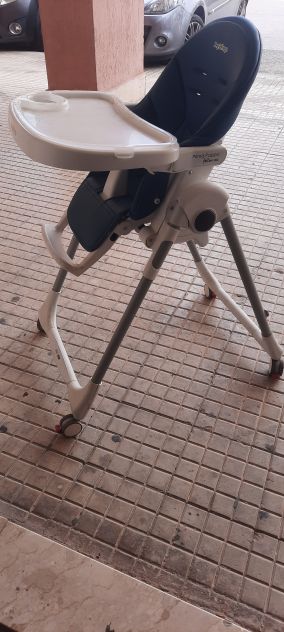Seggiolone per bambini,PEG PEREGO regolabile in altezza, dotato di vassoio