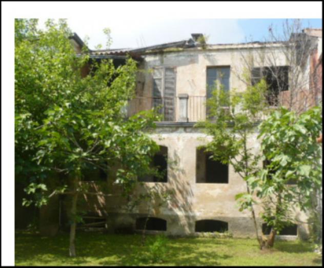 Immobile in asta di 277 m² con più di 5 locali in vendita a Borgolavezzaro - Foto 3
