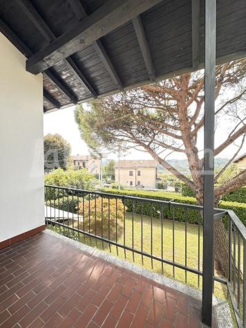 COCQUIO-TREVISAGO porzione di villa bifamiliare con giardino - Foto 8