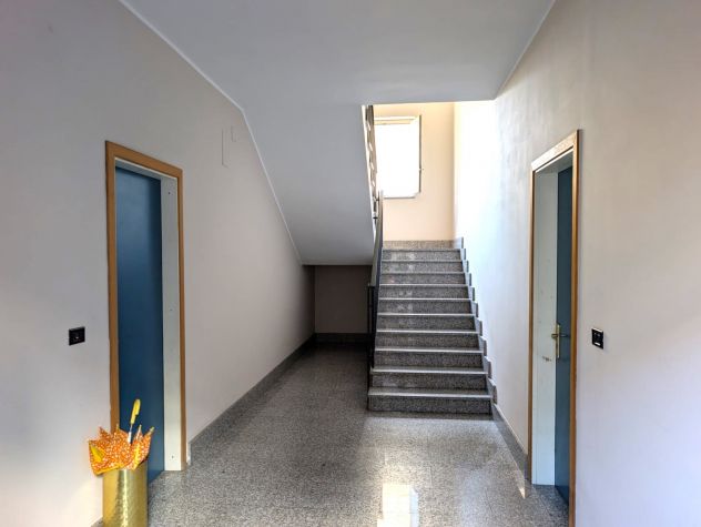 Lauropoli: appartamento allo stato rustico con garage - Foto 2