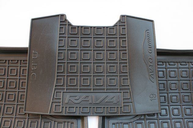 Set tappetini di gomma su misura per Toyota RAV4 (2019+) Hybrid - Foto 6