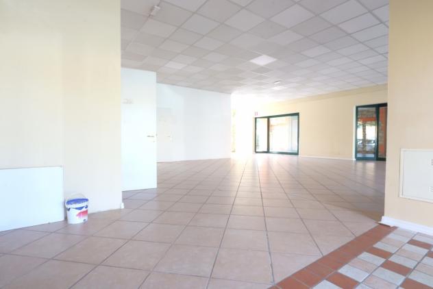 Locale commerciale in affitto a Brendola