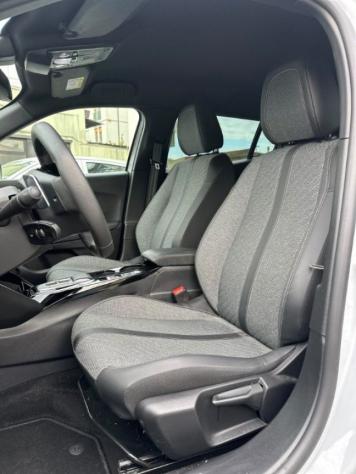 PEUGEOT 2008 PureTech 130 S&S EAT8 Allure rif. 24208741 - Foto 8