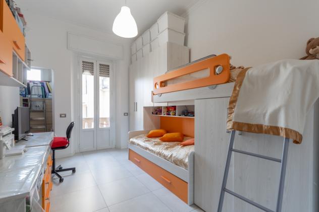 milano splendido appartamento via Paduli 18 ristrutturato piano alto soggiorno cucina vista due camere bagno euro 485.000 ? trattabili info@lecaseital - Foto 11