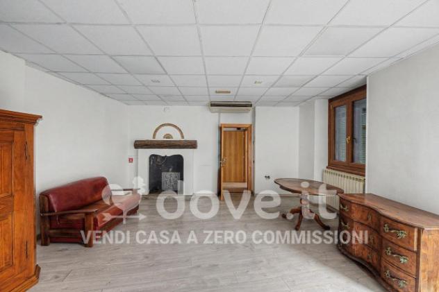 Casa indipendente di 200 m² con 5 locali in vendita a Luino - Foto 2