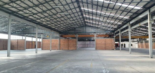 Magazzini uso logistica o stoccaggio su strada Cispadana - mq 10.000 coperti - Foto 8