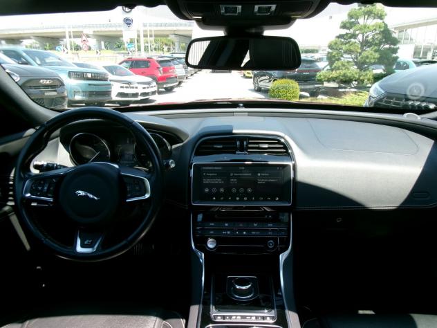 Jaguar XE 2.0d i4 180cv AWD Autom. R-Sport - Foto 9