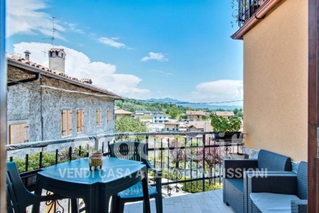 Villa di 320 m² con più di 5 locali e box auto doppio in vendita a Palazzago
