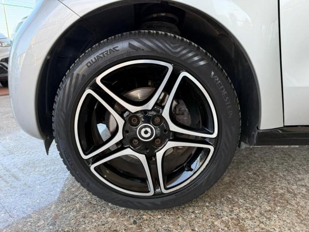 smart forfour 0.9 T 90CV Passion Twinamic , CAMBIO AUT - TETTO - Foto 7