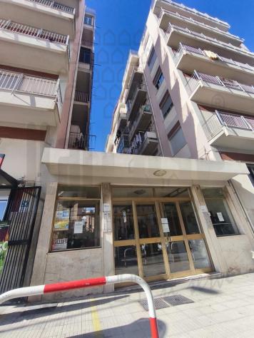 APPARTAMENTO di 5 vani e di 145 mq (MESSINA) rif. 2VS17916