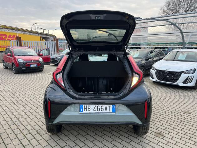Toyota Aygo X 1.0B (72 CV) Trend S-CVT - Foto 9