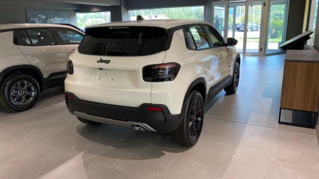 Jeep Avenger e-Hybrid 1.2 MHEV e-Hybrid Turbo Black Edition - Foto 9