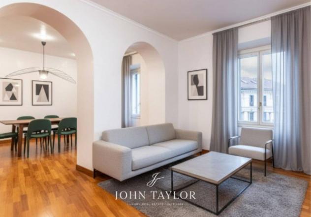 Appartamento di 215 m² con 5 locali in vendita a Milano