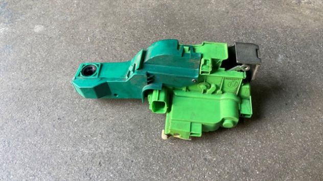 Chiusura centralizzata anteriore SX Alfa Romeo Giulietta del 2015
