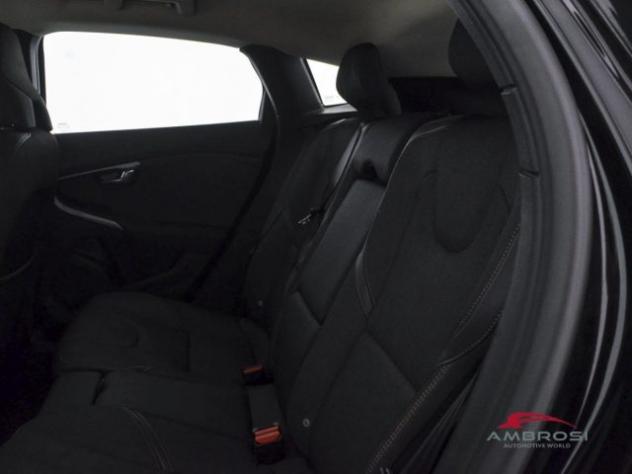 VOLVO V40 Cross Country D2 Business Plus rif. 23722131 - Foto 10