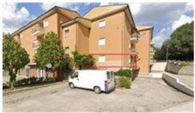 Immobile in asta di 129 m² con più di 5 locali e box auto in vendita a Castelraimondo - Foto 4