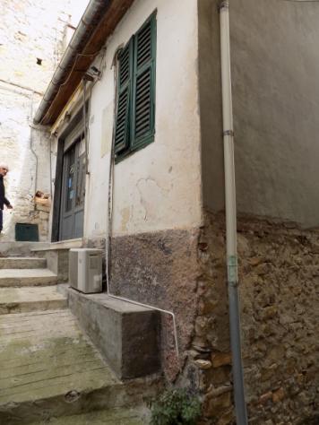 VENDESI A COSTA D'ONEGLIA IN CENTRO PAESE , CASETTA SU DUE PIANI , DA RISTRUTTURARE - Foto 3