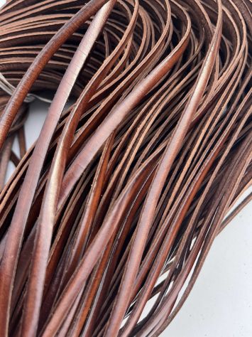 T53 Nastro in pelle a vegetale anilina brandy H 6 mm - L 50 mt