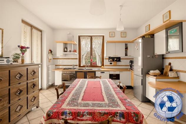 villa bifamigliare con capannone uso deposito - Foto 17