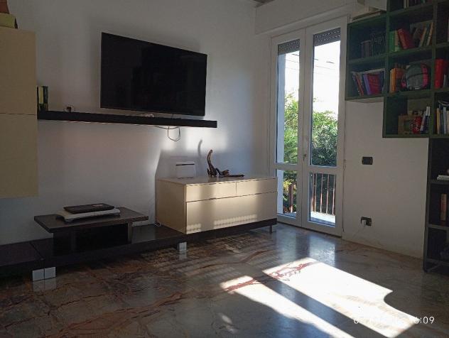 Camaiore centro.
Villetta singola con 3 camere da letto .
Ristrutturata . - Foto 3